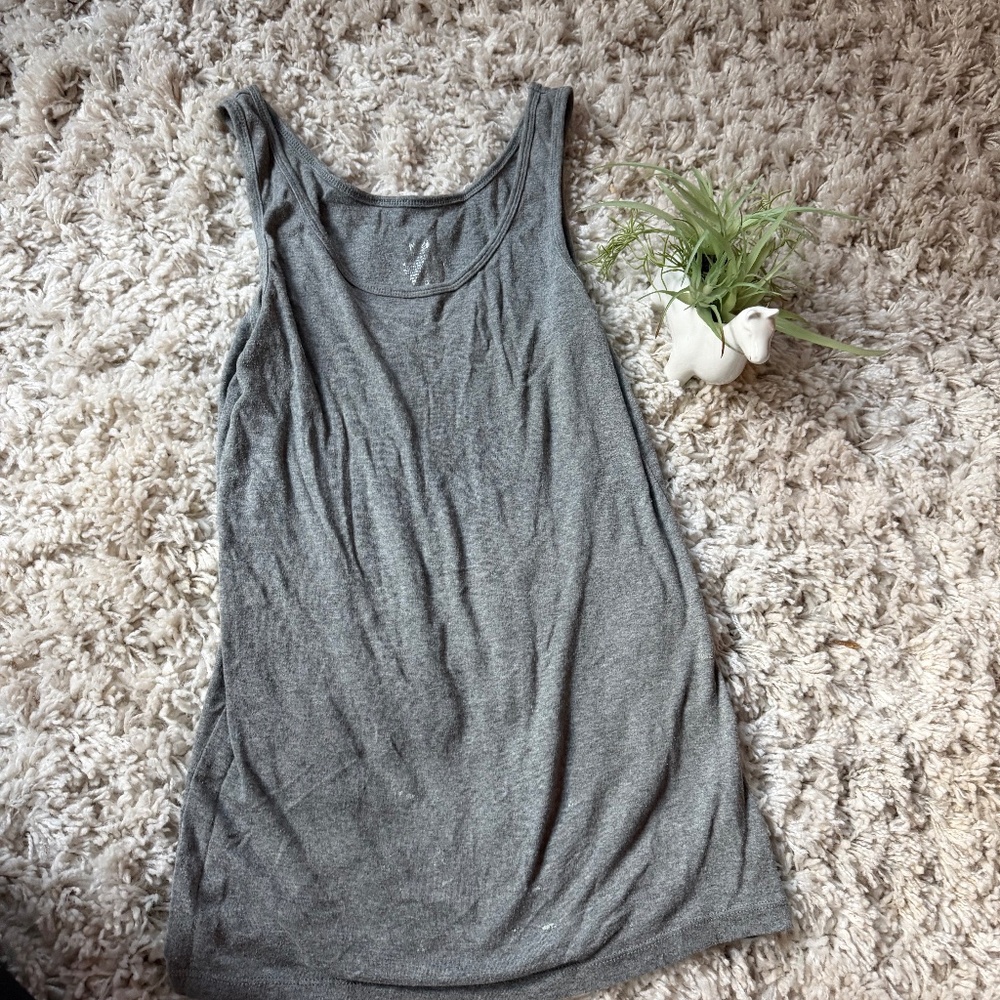 Casual heather gray Mossimo Supply Co. Heather Gray women’s comfortable sporty T
